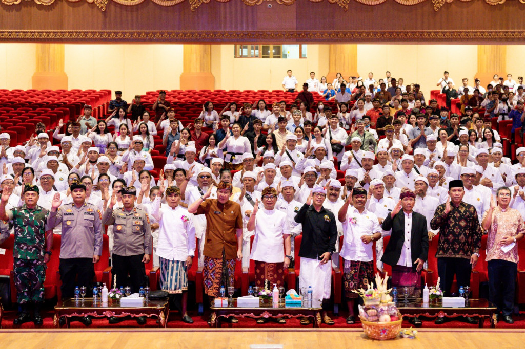 Sekda Adi Arnawa Hadiri Dharma Shanti Serangkaian Hari Raya Nyepi Tahun Caka 1945